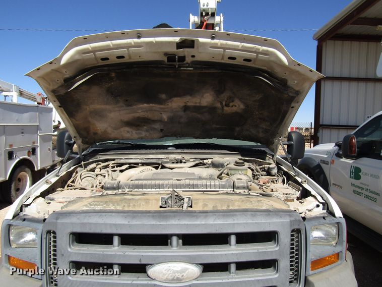 image for item DG6703 2005 Ford F550 Super Duty bucket truck