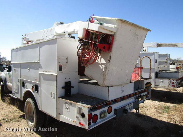 image for item DG6703 2005 Ford F550 Super Duty bucket truck