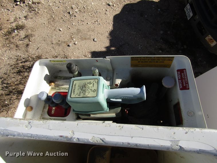 image for item DG6703 2005 Ford F550 Super Duty bucket truck