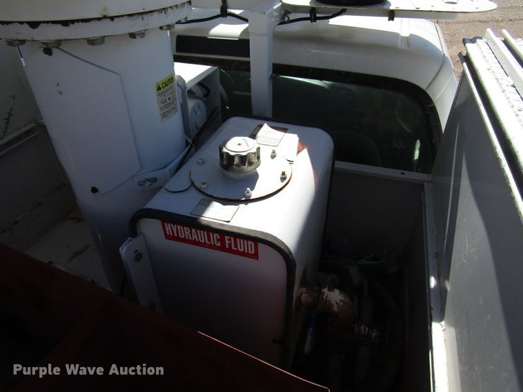 image for item DG6703 2005 Ford F550 Super Duty bucket truck