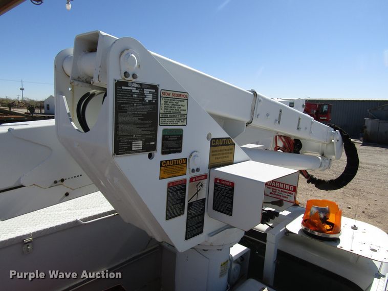 image for item DG6703 2005 Ford F550 Super Duty bucket truck