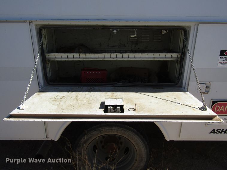 image for item DG6703 2005 Ford F550 Super Duty bucket truck