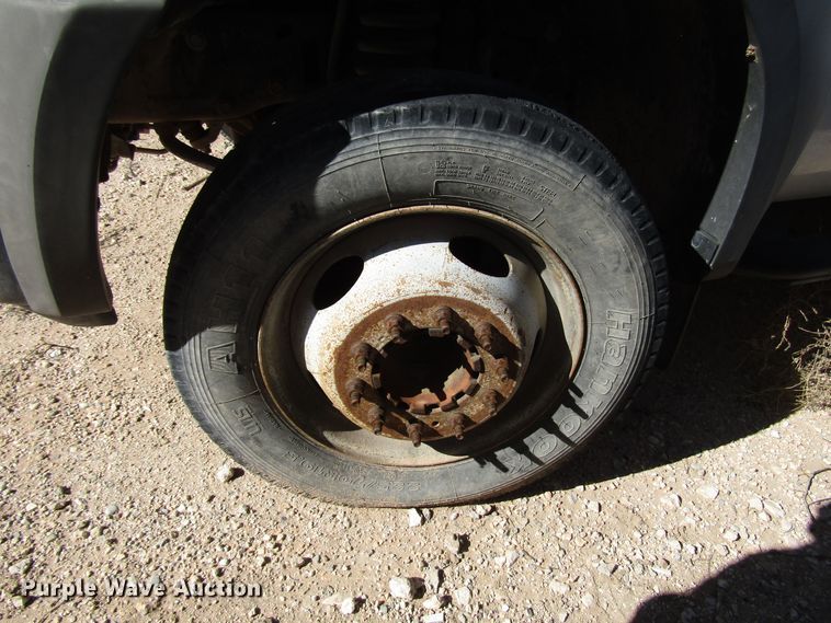 image for item DG6703 2005 Ford F550 Super Duty bucket truck