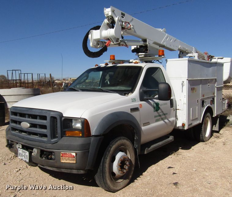 image for item DG6704 2007 Ford F550 Super Duty bucket truck