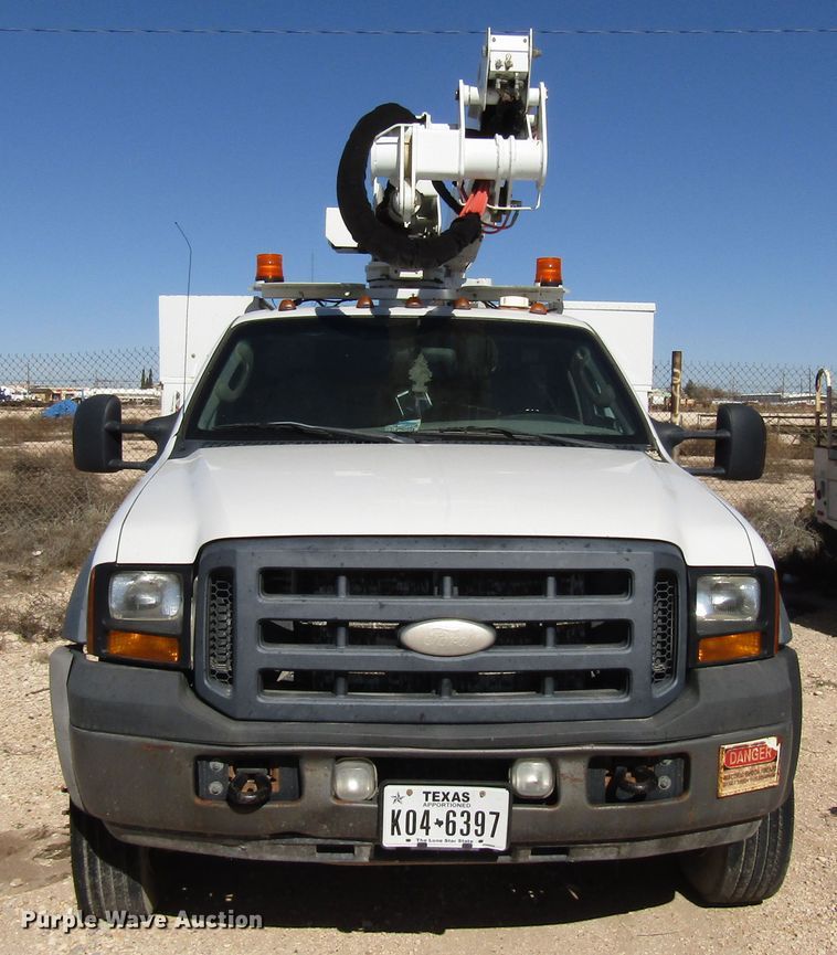 image for item DG6704 2007 Ford F550 Super Duty bucket truck