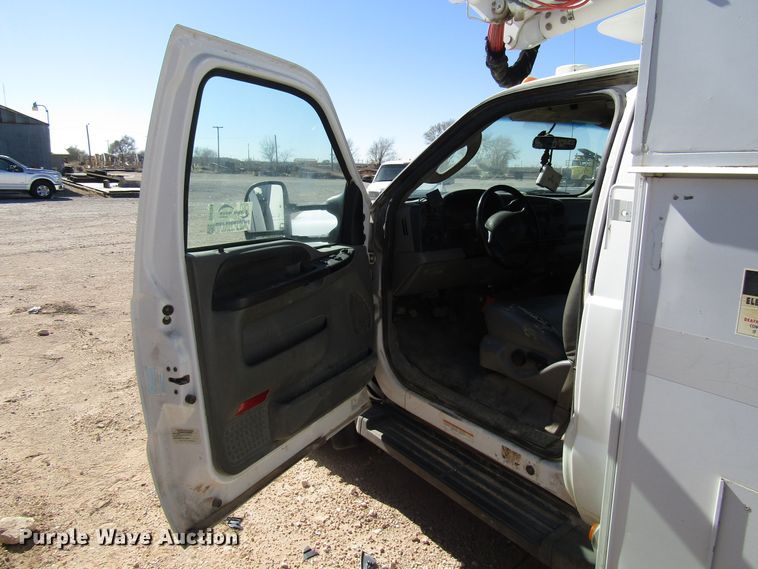 image for item DG6704 2007 Ford F550 Super Duty bucket truck