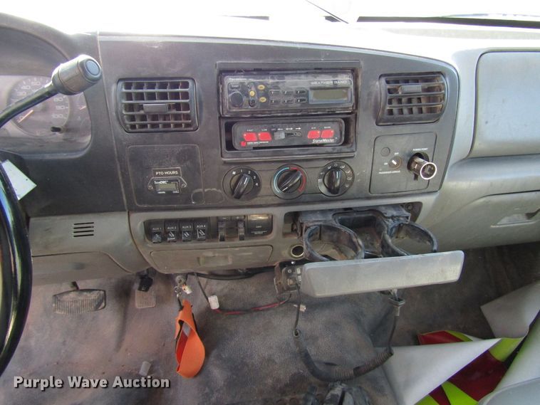 image for item DG6704 2007 Ford F550 Super Duty bucket truck