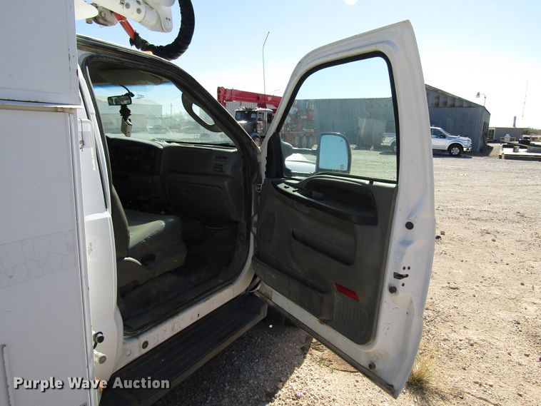 image for item DG6704 2007 Ford F550 Super Duty bucket truck