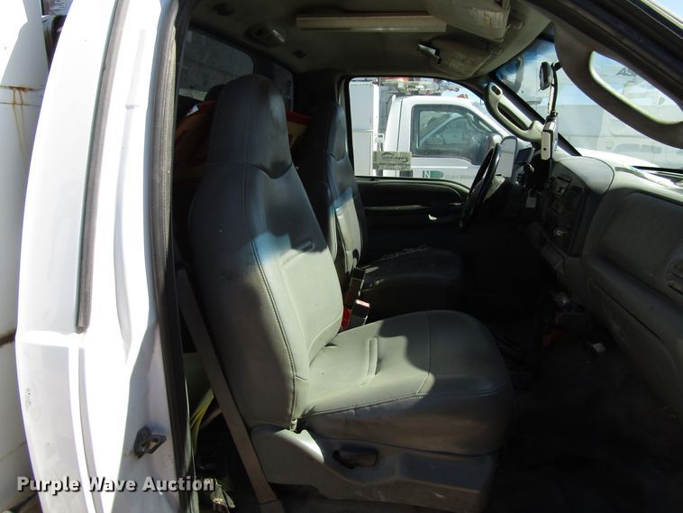 image for item DG6704 2007 Ford F550 Super Duty bucket truck