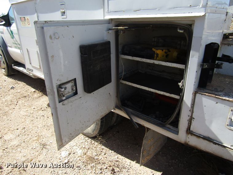 image for item DG6704 2007 Ford F550 Super Duty bucket truck