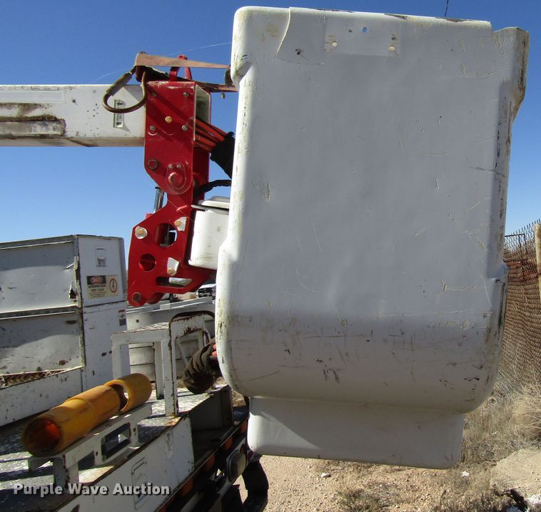 image for item DG6704 2007 Ford F550 Super Duty bucket truck