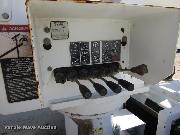 image for item DG6704 2007 Ford F550 Super Duty bucket truck