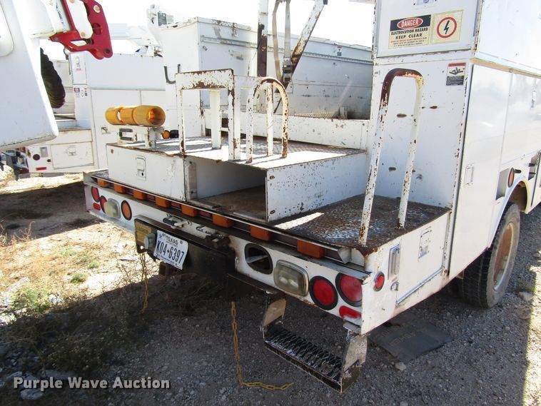 image for item DG6704 2007 Ford F550 Super Duty bucket truck