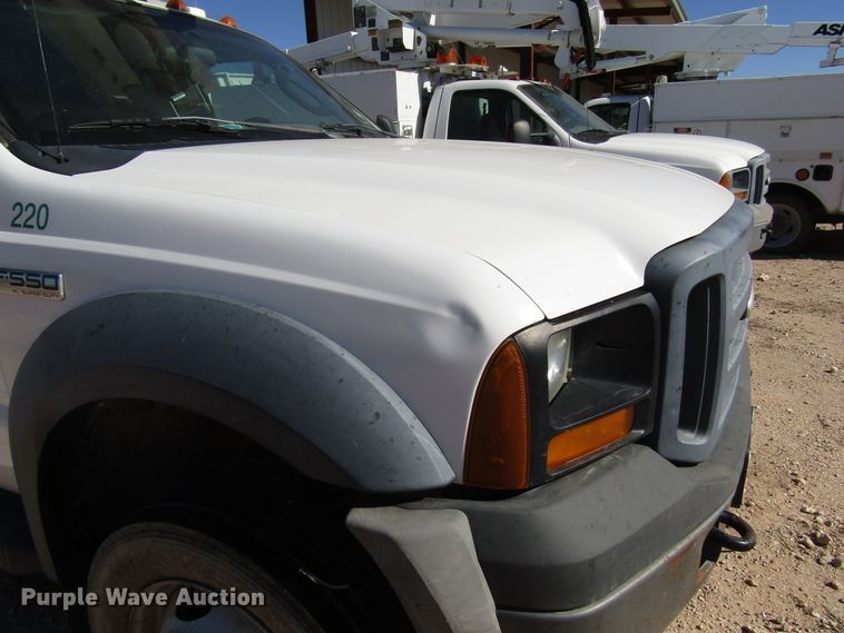 image for item DG6704 2007 Ford F550 Super Duty bucket truck
