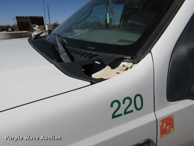 image for item DG6704 2007 Ford F550 Super Duty bucket truck