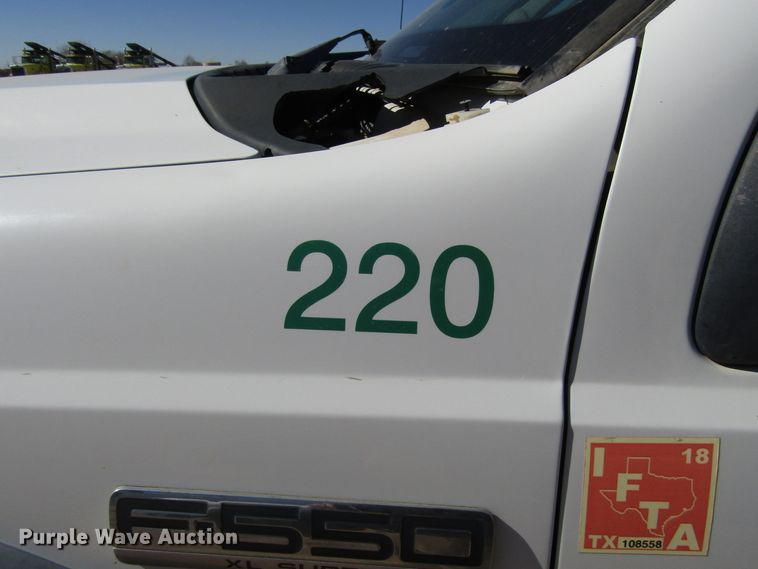 image for item DG6704 2007 Ford F550 Super Duty bucket truck