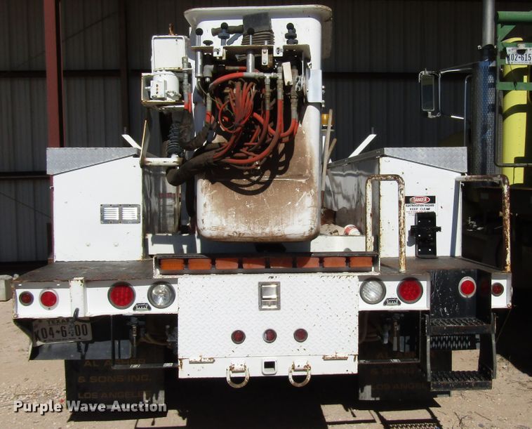 image for item DG6706 2004 Ford F550 Super Duty bucket truck