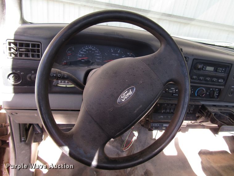 image for item DG6706 2004 Ford F550 Super Duty bucket truck