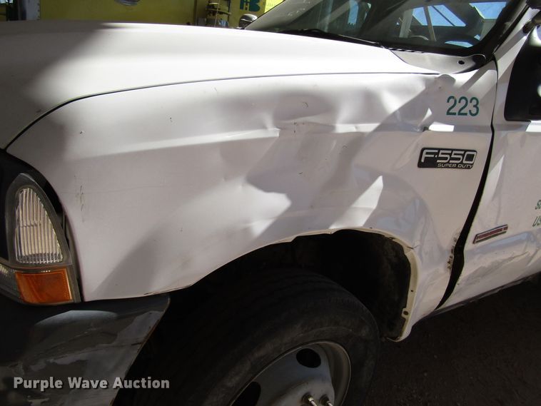 image for item DG6706 2004 Ford F550 Super Duty bucket truck