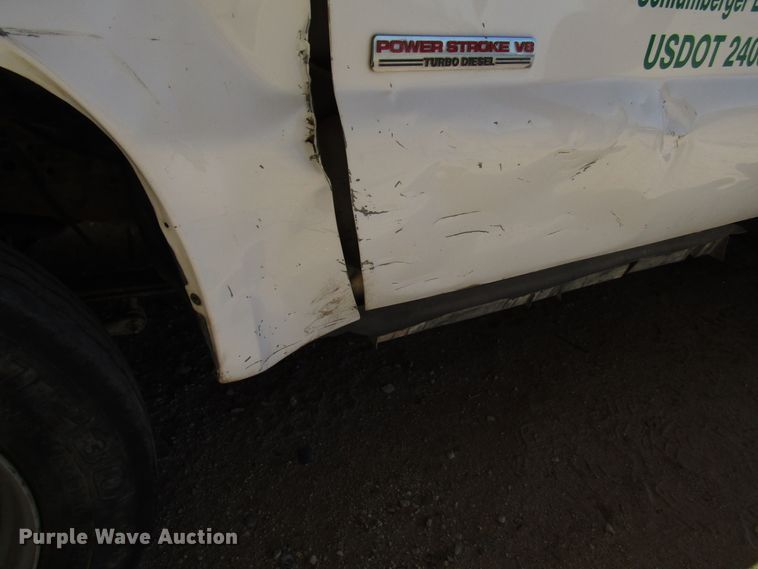 image for item DG6706 2004 Ford F550 Super Duty bucket truck