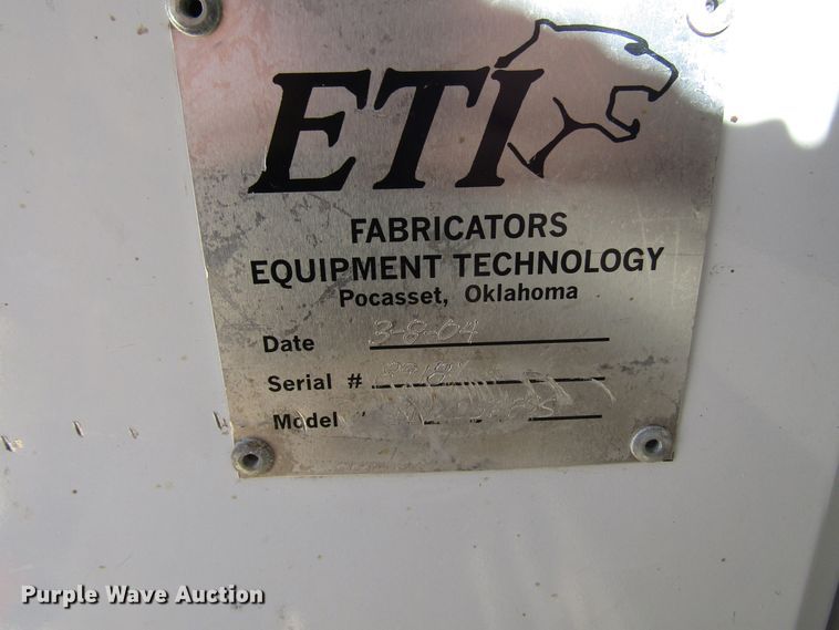 image for item DG6706 2004 Ford F550 Super Duty bucket truck