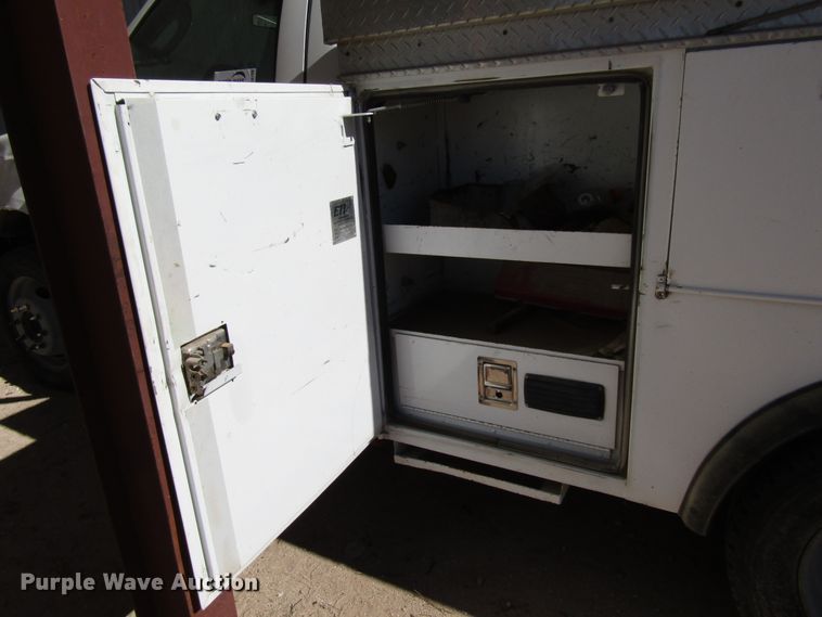 image for item DG6706 2004 Ford F550 Super Duty bucket truck