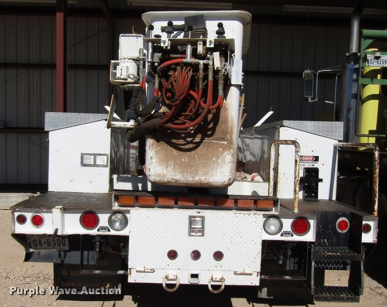 image for item DG6706 2004 Ford F550 Super Duty bucket truck