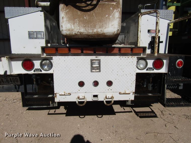 image for item DG6706 2004 Ford F550 Super Duty bucket truck