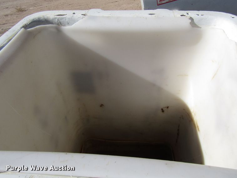 image for item DG6706 2004 Ford F550 Super Duty bucket truck