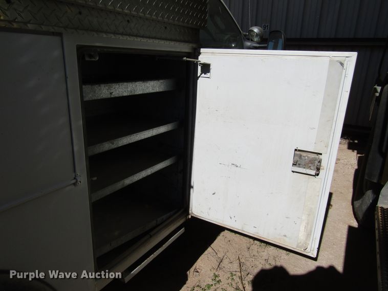 image for item DG6706 2004 Ford F550 Super Duty bucket truck