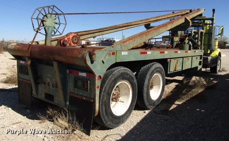 image for item DG6707 2006 Peterbilt 357 winch truck