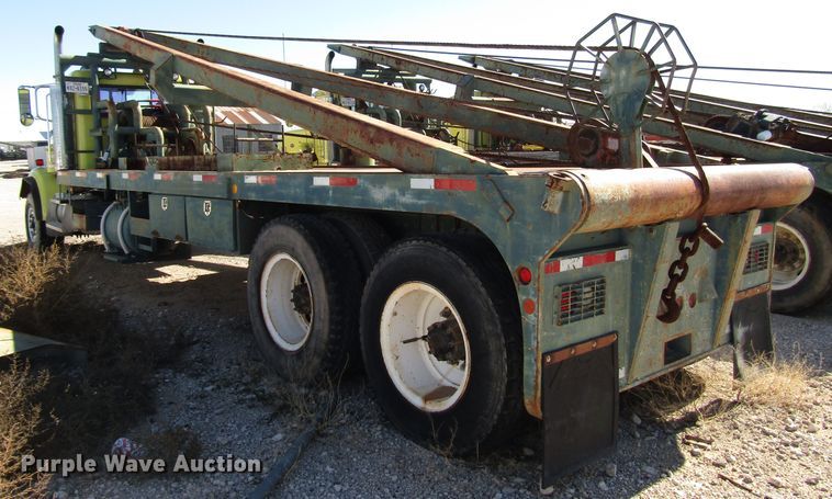 image for item DG6707 2006 Peterbilt 357 winch truck