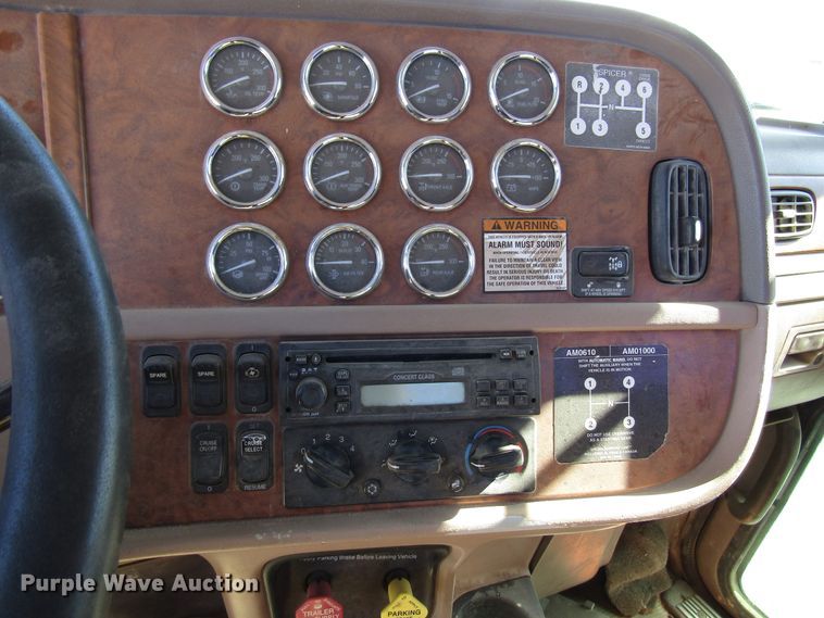 image for item DG6707 2006 Peterbilt 357 winch truck