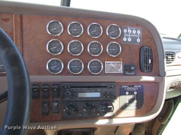 image for item DG6707 2006 Peterbilt 357 winch truck