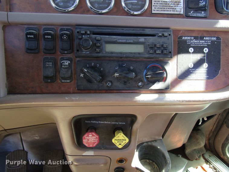 image for item DG6707 2006 Peterbilt 357 winch truck