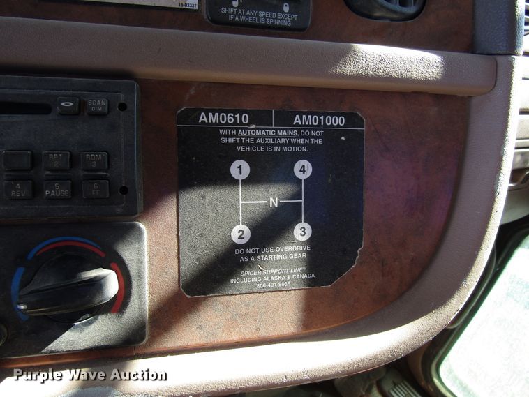 image for item DG6707 2006 Peterbilt 357 winch truck