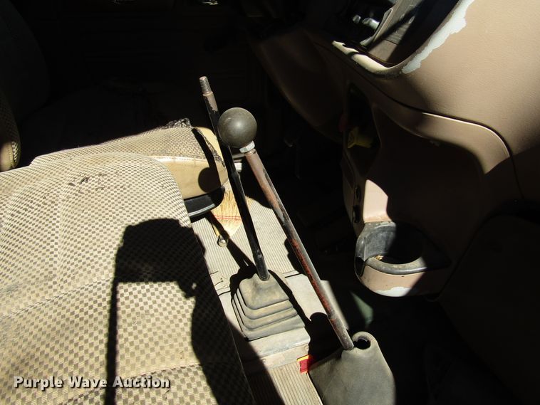 image for item DG6707 2006 Peterbilt 357 winch truck