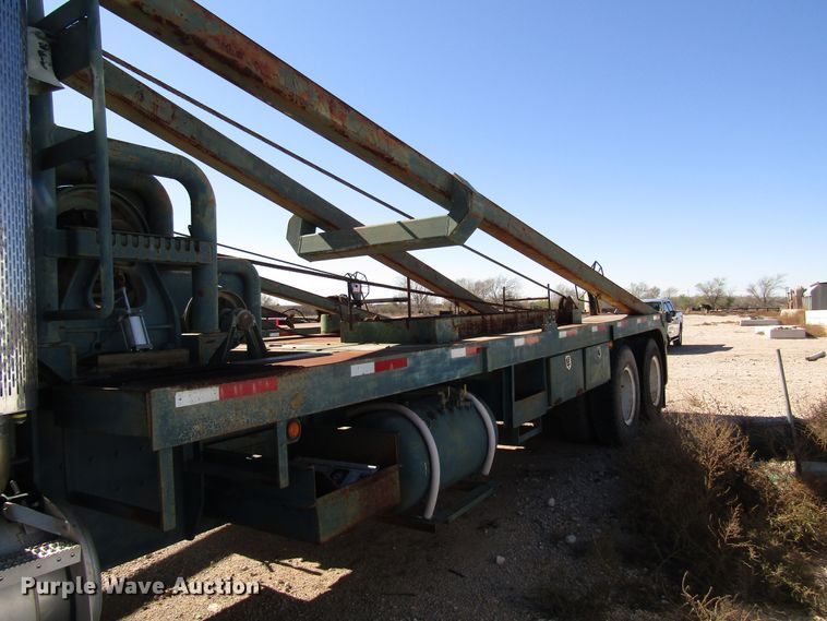 image for item DG6707 2006 Peterbilt 357 winch truck