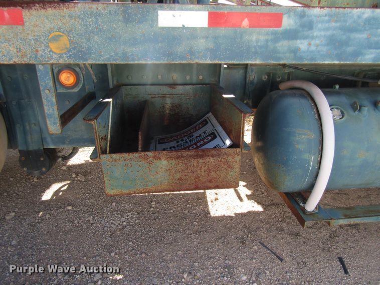 image for item DG6707 2006 Peterbilt 357 winch truck