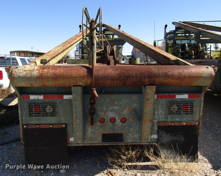 image for item DG6707 2006 Peterbilt 357 winch truck