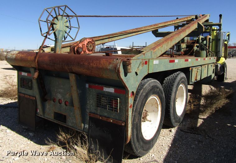 image for item DG6707 2006 Peterbilt 357 winch truck