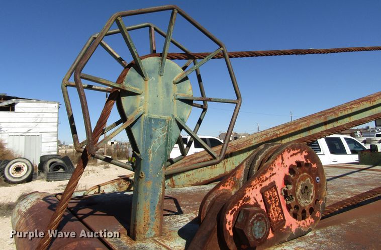 image for item DG6707 2006 Peterbilt 357 winch truck