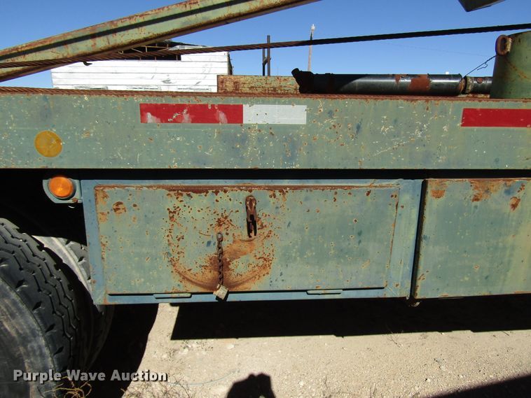 image for item DG6707 2006 Peterbilt 357 winch truck