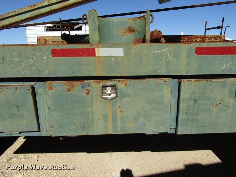 image for item DG6707 2006 Peterbilt 357 winch truck