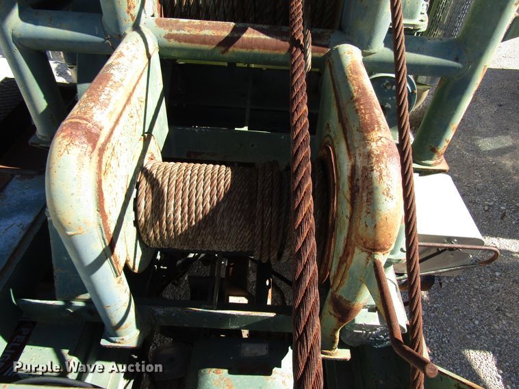 image for item DG6707 2006 Peterbilt 357 winch truck