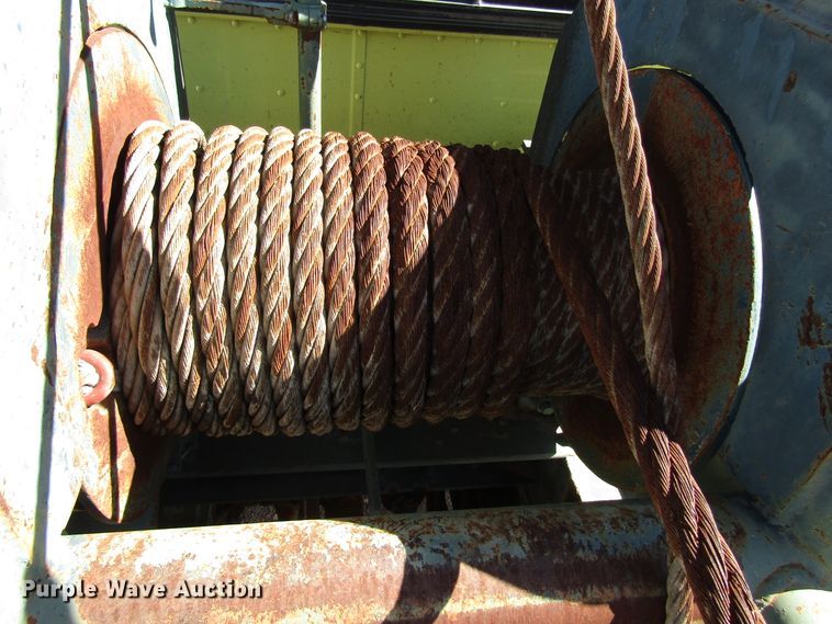 image for item DG6707 2006 Peterbilt 357 winch truck