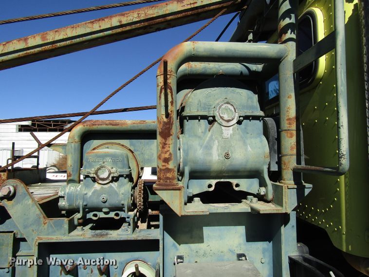 image for item DG6707 2006 Peterbilt 357 winch truck