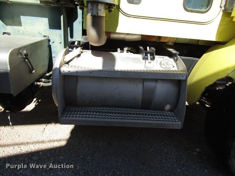 image for item DG6707 2006 Peterbilt 357 winch truck