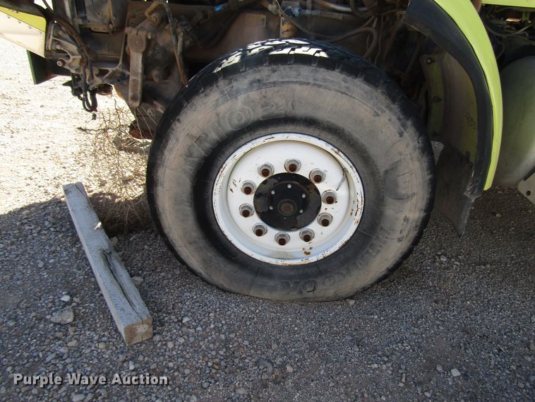 image for item DG6707 2006 Peterbilt 357 winch truck