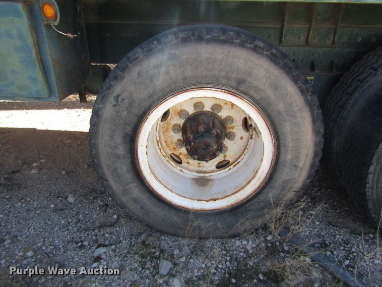 image for item DG6707 2006 Peterbilt 357 winch truck